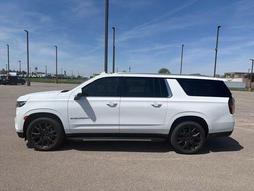 Summit White 2023 Chevrolet Suburban LT