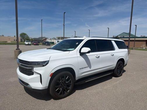 Summit White 2023 Chevrolet Suburban LT