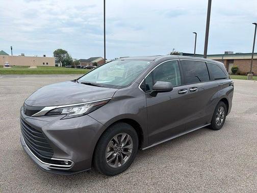 Predawn Gray Mica 2023 Toyota Sienna XLE