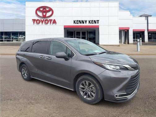 Predawn Gray Mica 2023 Toyota Sienna XLE