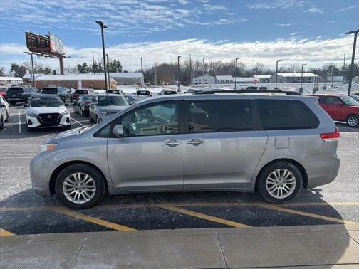 2013 Toyota Sienna XLE