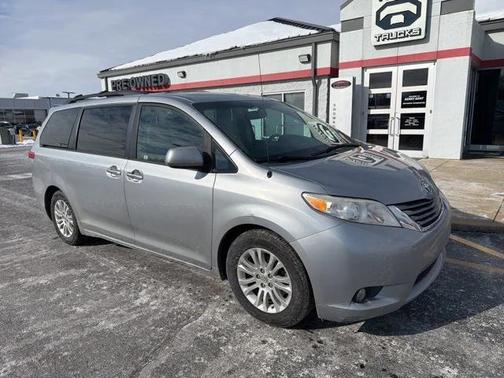 2013 Toyota Sienna XLE