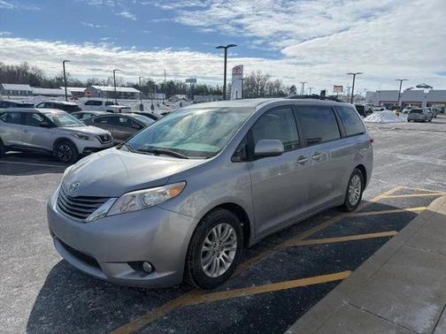 2013 Toyota Sienna XLE