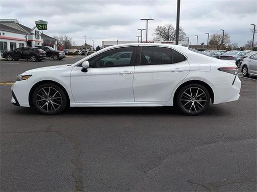 2023 Toyota Camry SE