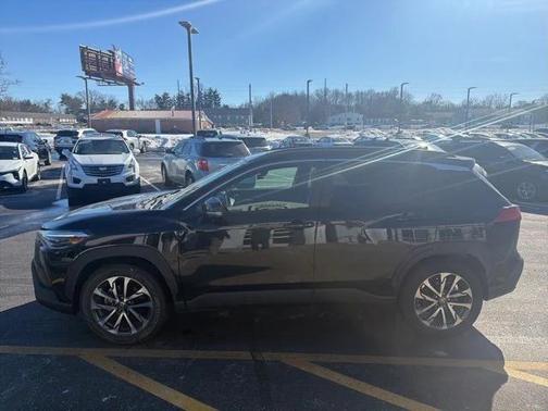 2024 Toyota Corolla Cross XLE