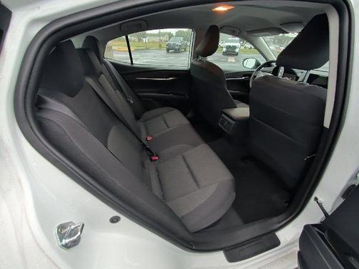Ice 2026 Toyota Camry LE