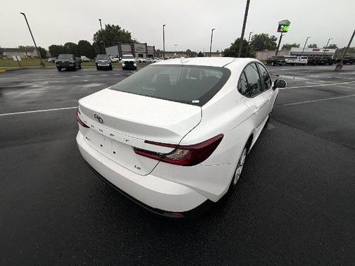 Ice 2026 Toyota Camry LE