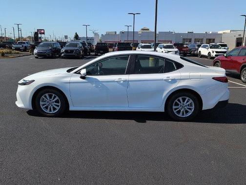 Ice 2026 Toyota Camry LE