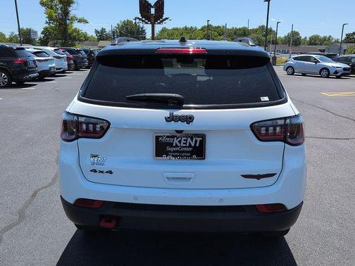 Bright White Clearcoat 2025 Jeep Compass Trailhawk
