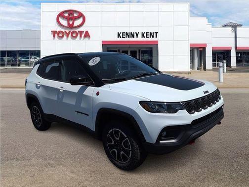 Bright White Clearcoat 2025 Jeep Compass Trailhawk
