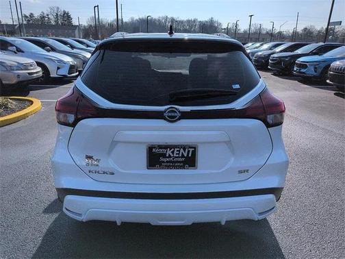 2023 Nissan Kicks SR