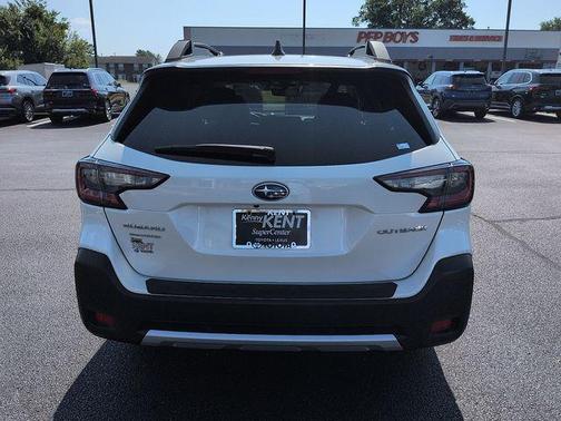 Crystal White Pearl 2025 Subaru Outback Limited