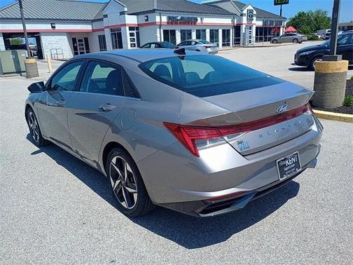 2023 Hyundai ELANTRA Limited