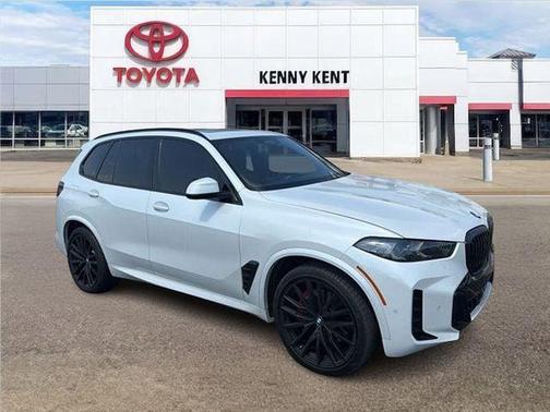 Mineral White Metallic 2025 BMW X5 xDrive40i