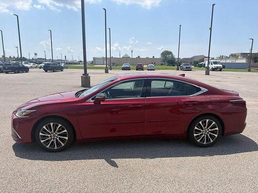 Matador Red Mica 2019 Lexus ES 350 Base