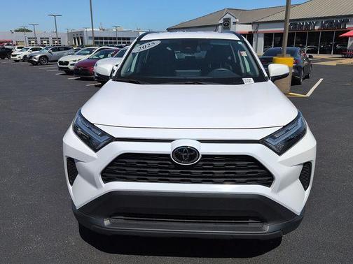 Ice 2025 Toyota RAV4 XLE