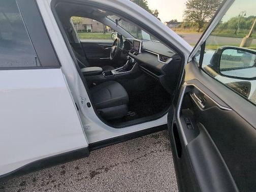 Ice 2025 Toyota RAV4 XLE