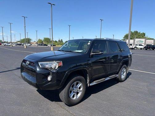 Midnight Black Metallic 2018 Toyota 4Runner SR5 Premium