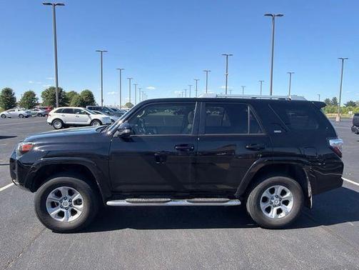Midnight Black Metallic 2018 Toyota 4Runner SR5 Premium