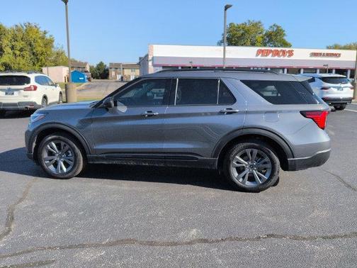 Carbonized Gray Metallic 2026 Ford Explorer Active