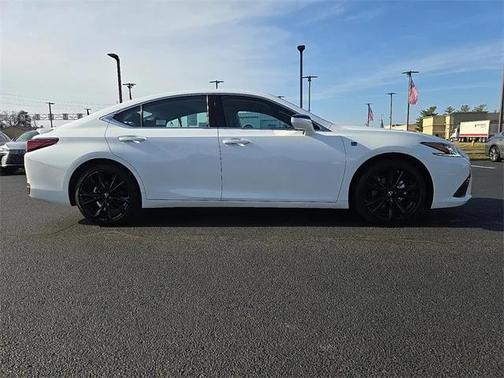 2025 Lexus ES 300h Base