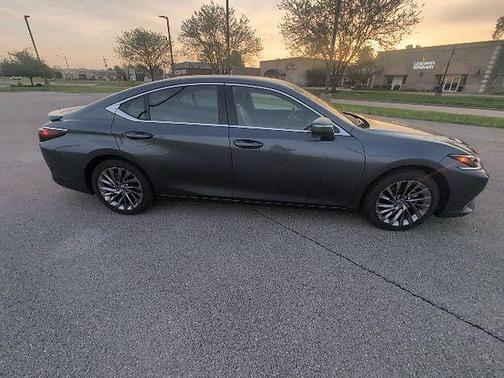 Cloudburst Gray 2025 Lexus ES 300h Ultra Luxury