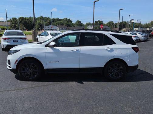 White 2022 Chevrolet Equinox RS