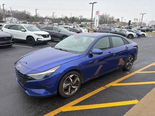2023 Hyundai ELANTRA SEL