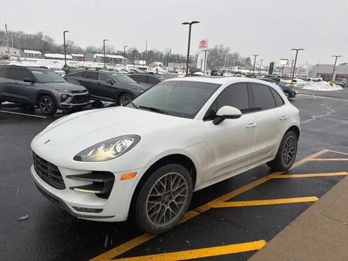 2016 Porsche Macan Turbo
