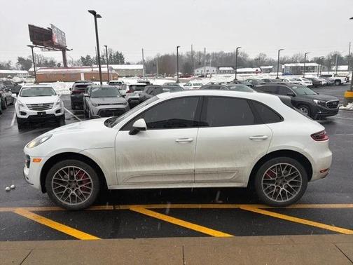 2016 Porsche Macan Turbo