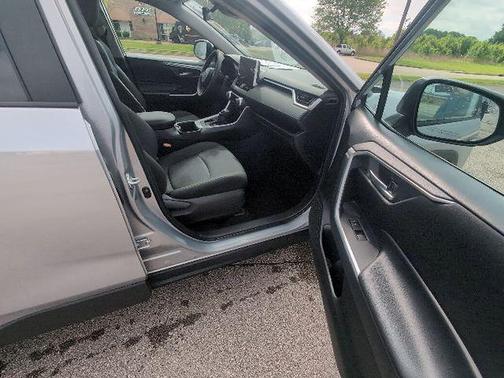 Silver Sky Metallic 2024 Toyota RAV4 XLE