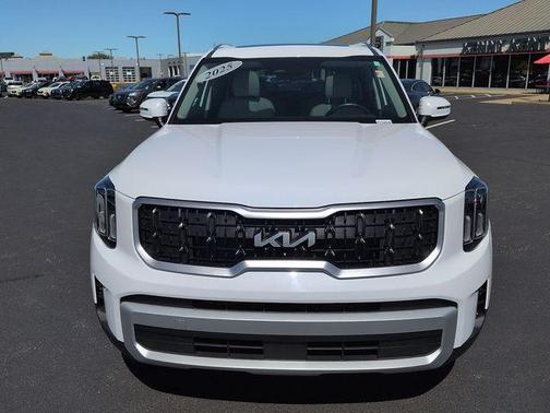 Glacial White Pearl 2025 Kia Telluride EX