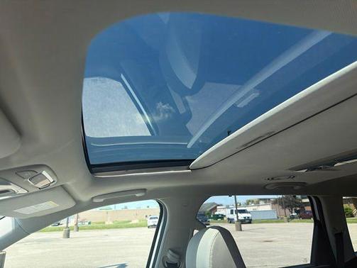Glacial White Pearl 2025 Kia Telluride EX