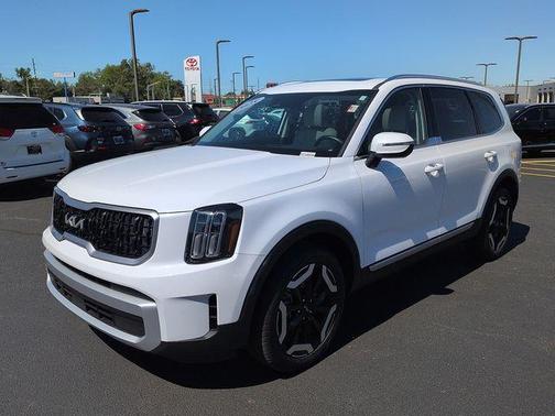 Glacial White Pearl 2025 Kia Telluride EX