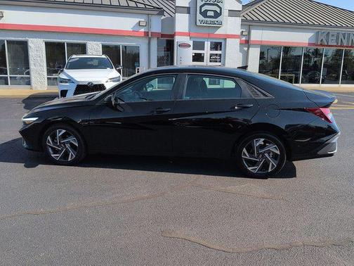 2025 Hyundai ELANTRA Sport