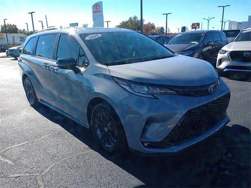 2025 Toyota Sienna XSE 7 Passenger