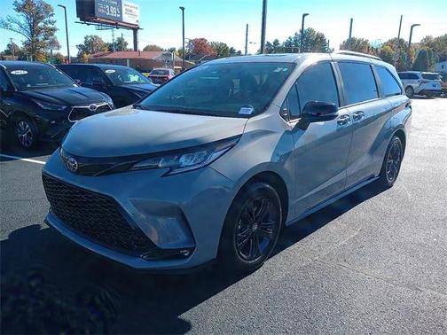 2025 Toyota Sienna XSE 7 Passenger