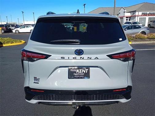 2025 Toyota Sienna XSE 7 Passenger