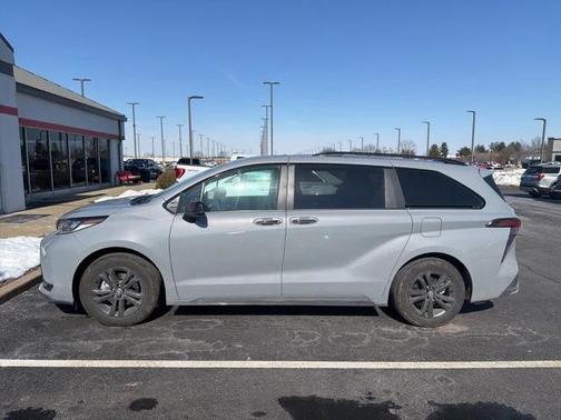 2026 Toyota Sienna XSE 7 Passenger