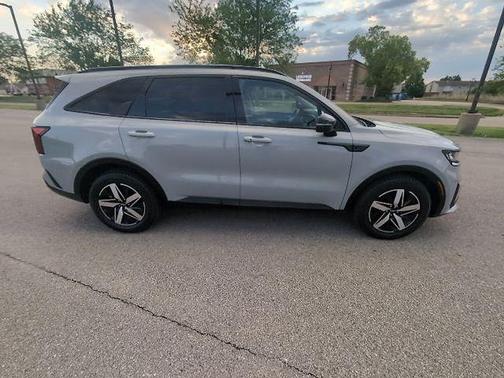 Wolf Gray 2023 Kia Sorento EX