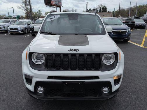 Alpine White Clearcoat 2019 Jeep Renegade Latitude