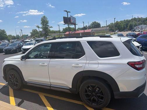 Platinum White Pearl 2025 Honda Pilot Touring 8-Passenger
