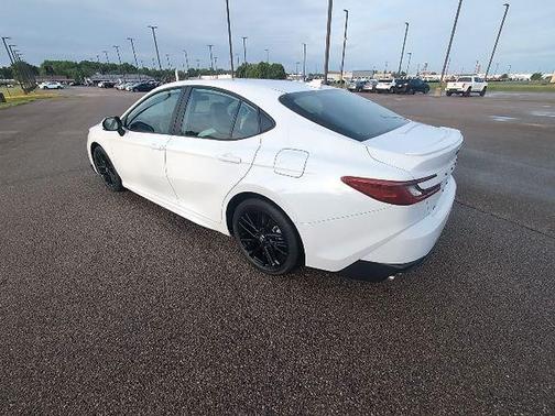 Ice Cap 2025 Toyota Camry SE