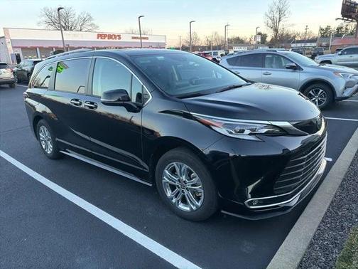 2023 Toyota Sienna Platinum