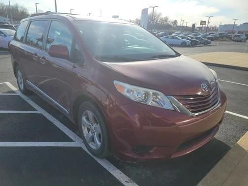 2015 Toyota Sienna LE