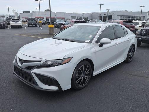 Ice Edge 2024 Toyota Camry SE