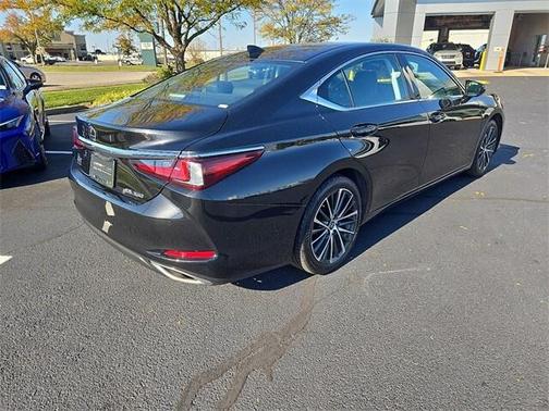 2022 Lexus ES 350 Base