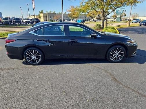 2022 Lexus ES 350 Base