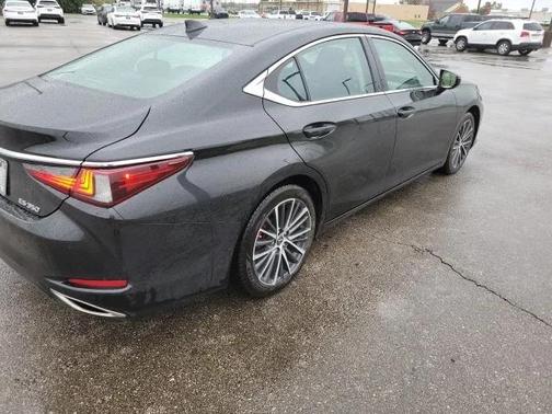 2022 Lexus ES 350 Base