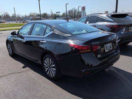 Super Black 2025 Nissan Altima 2.5 SV